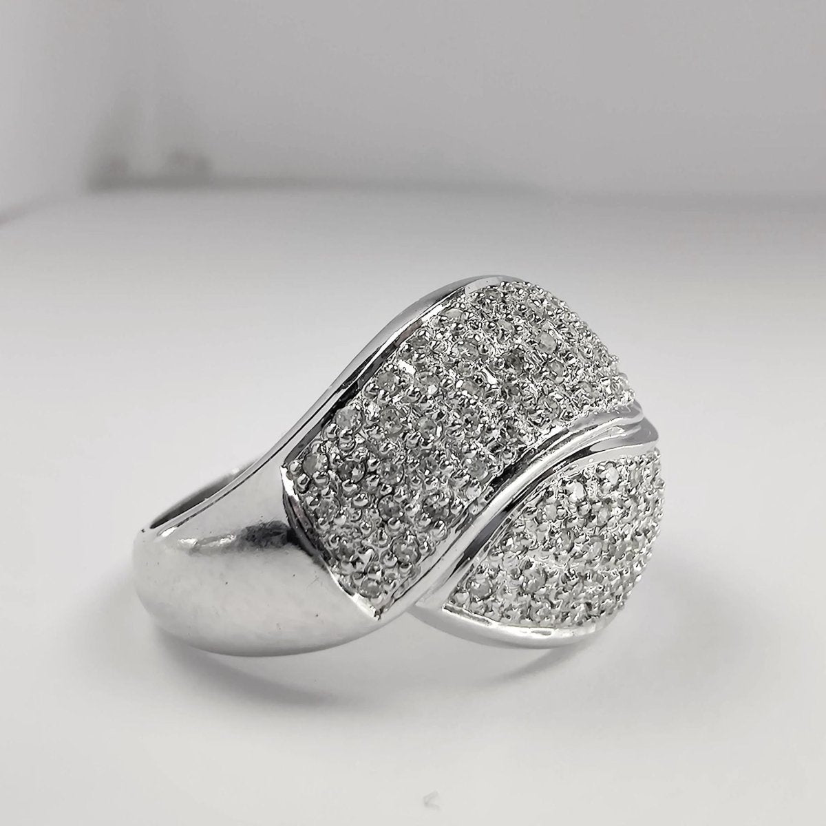 Bague en or blanc et diamants - Castafiore