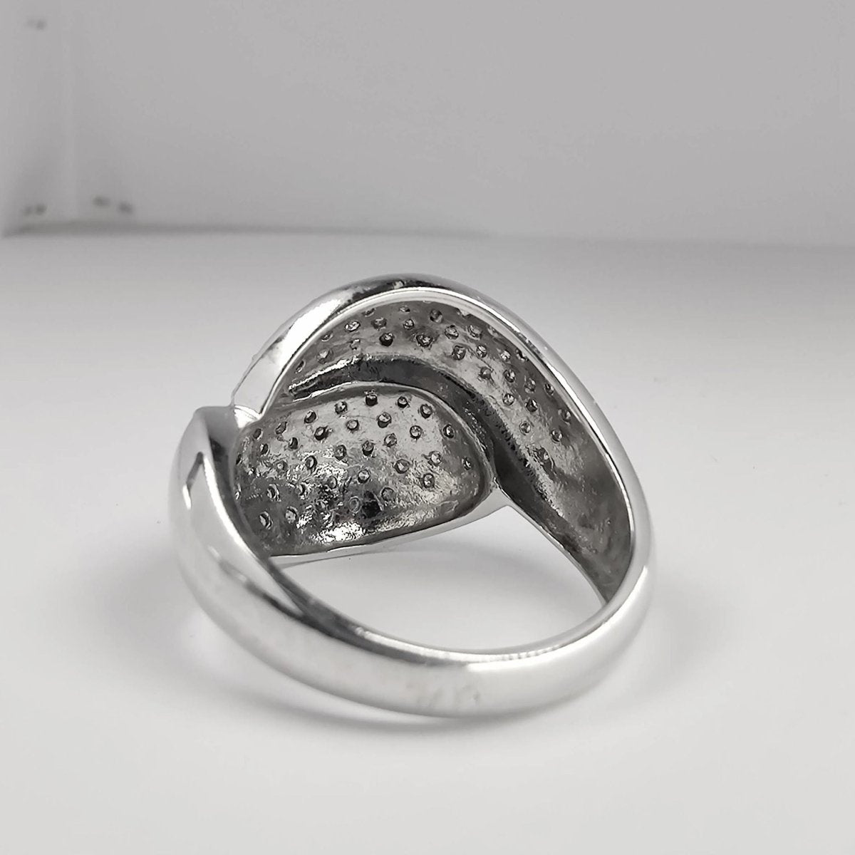 Bague en or blanc et diamants - Castafiore