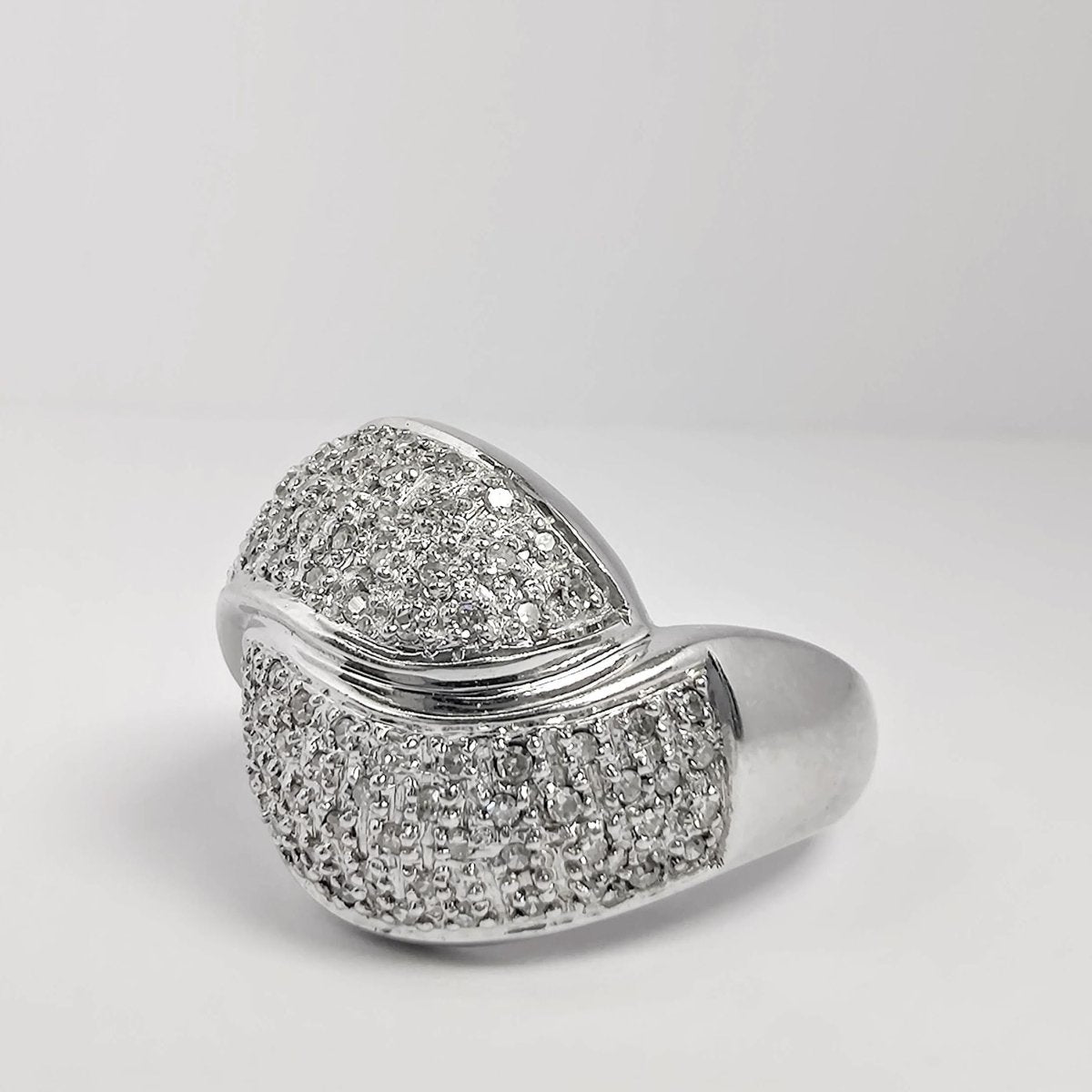 Bague en or blanc et diamants - Castafiore