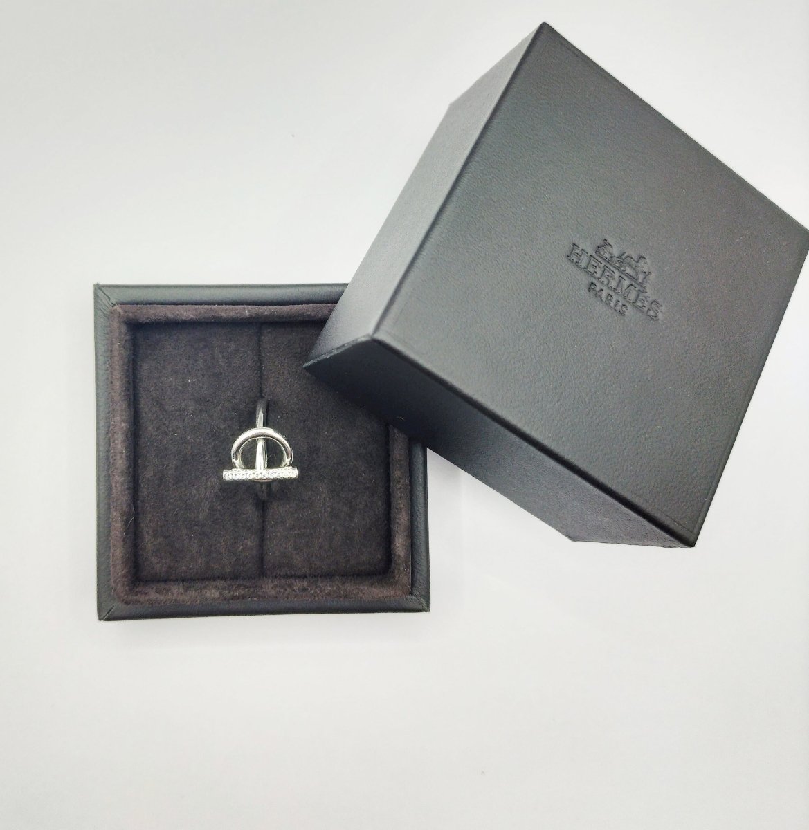 Bague en or blanc et diamants Echappée HERMES