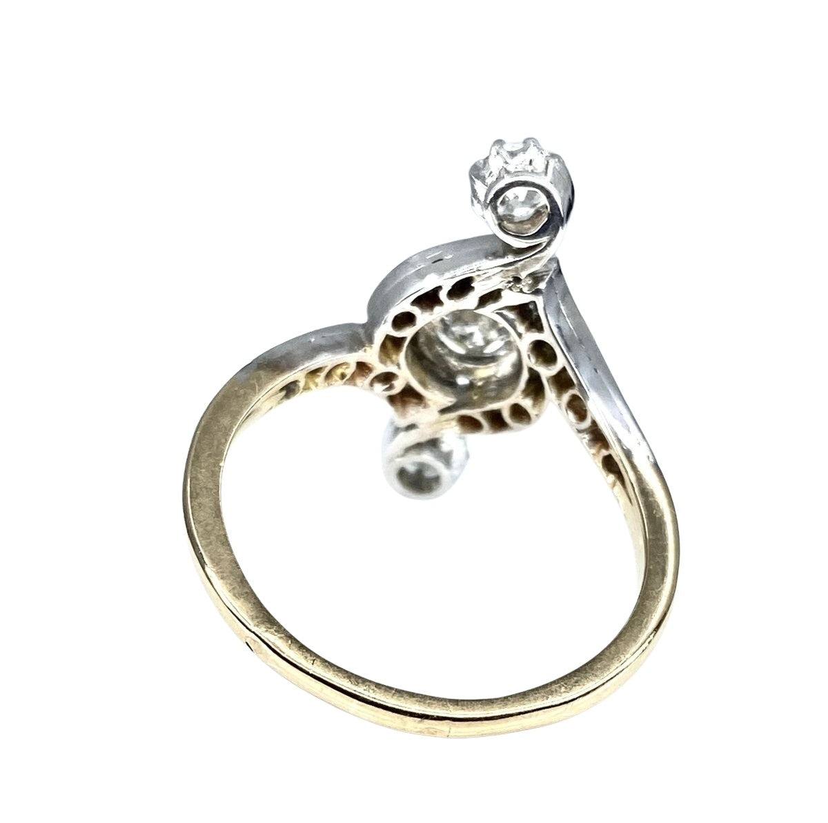 Bague en or blanc et or jaune 18 carats en diamants.Epoque 1900 - Castafiore