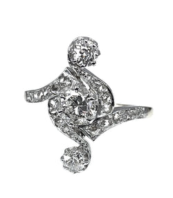 Bague en or blanc et or jaune 18 carats en diamants.Epoque 1900 - Castafiore