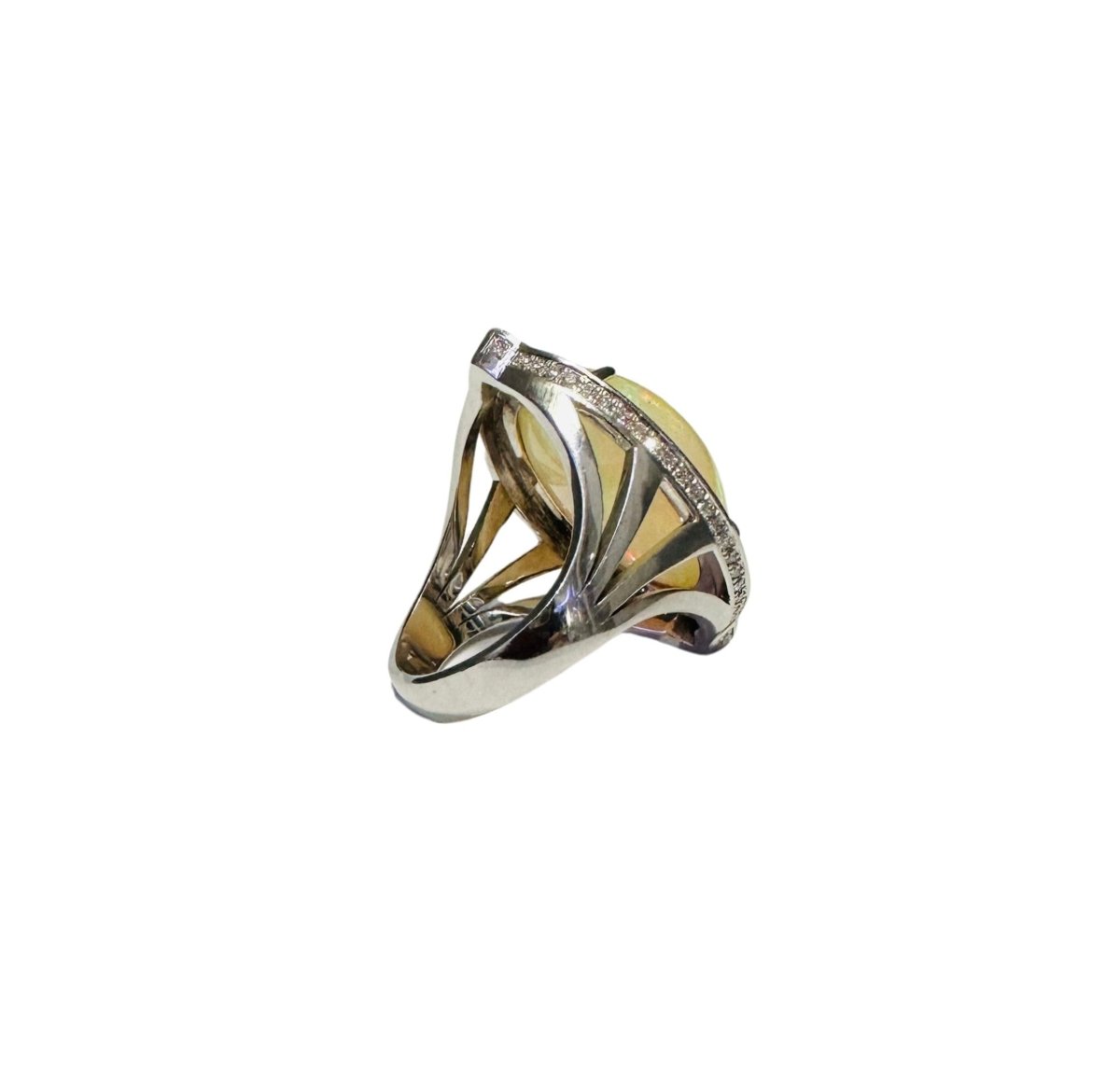 Bague en or blanc, opale et diamants - Castafiore