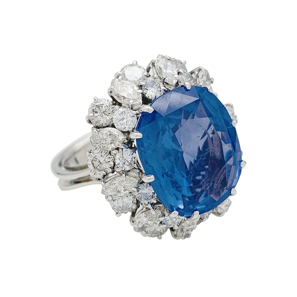 Bague en or blanc, platine, saphir et diamants - Castafiore