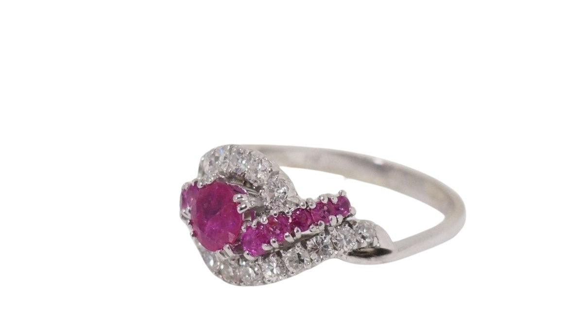 Bague en or blanc, rubis et diamants - Castafiore