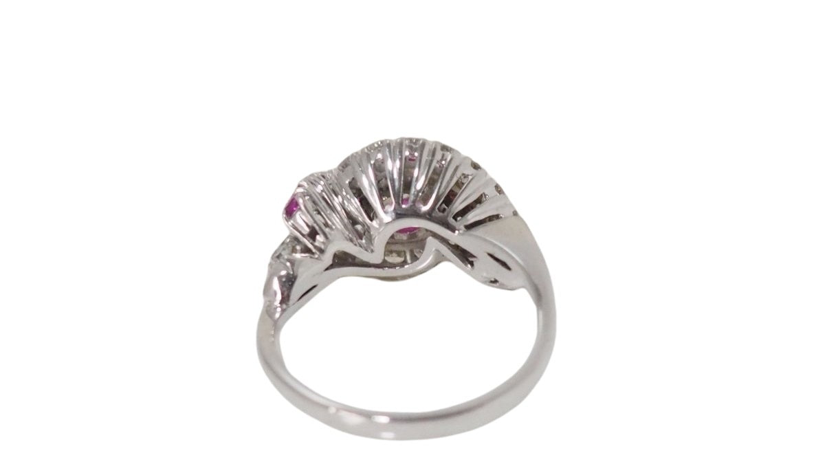 Bague en or blanc, rubis et diamants - Castafiore