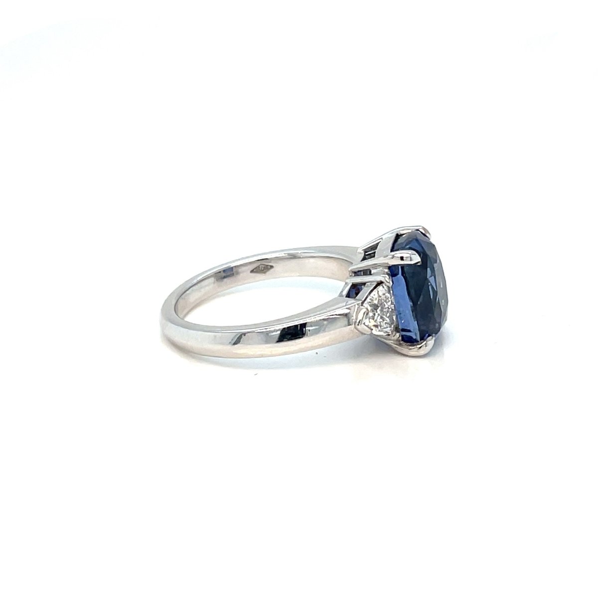 Bague en or blanc, saphir et diamants - Castafiore