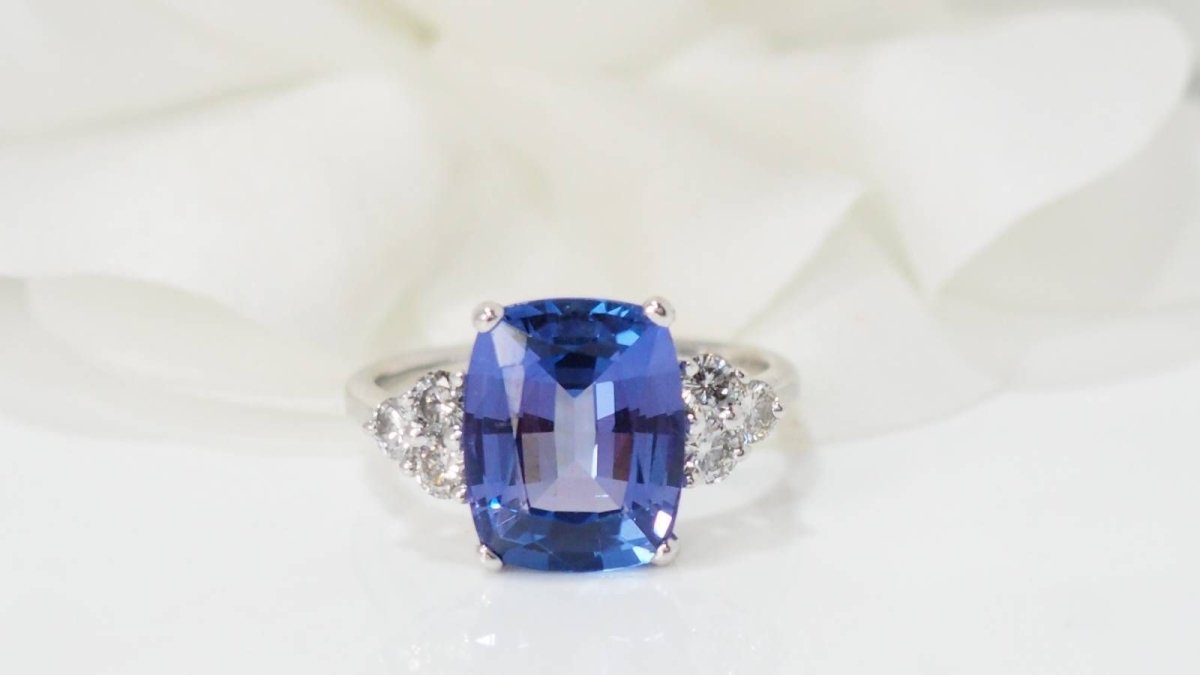 Bague en or blanc Tanzanite et diamants - Castafiore