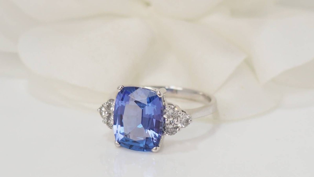 Bague en or blanc Tanzanite et diamants - Castafiore