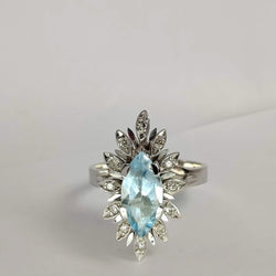 BAGUE EN OR BLANC TOPAZE ET DIAMANTS - Castafiore