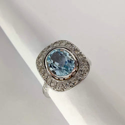 Bague en or blanc topaze et diamants - Castafiore