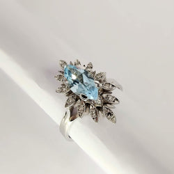 BAGUE EN OR BLANC TOPAZE ET DIAMANTS - Castafiore