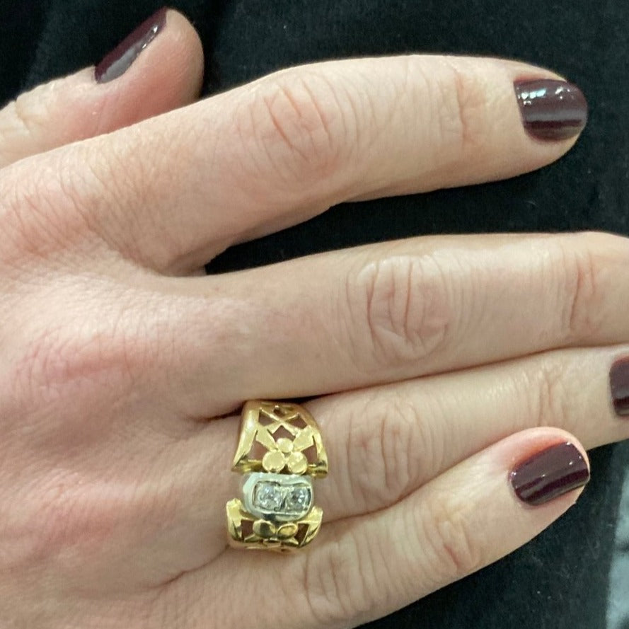 Bague en or jaune ajouré et diamants - Castafiore