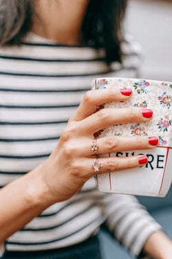 Bague en or jaune, diamants et rubis - Castafiore