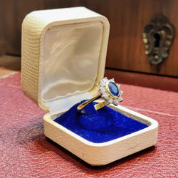 BAGUE EN OR JAUNE DIAMANTS ET SAPHIR - Castafiore