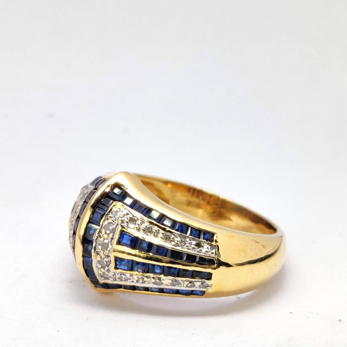 Bague en or jaune diamants et saphirs - Castafiore