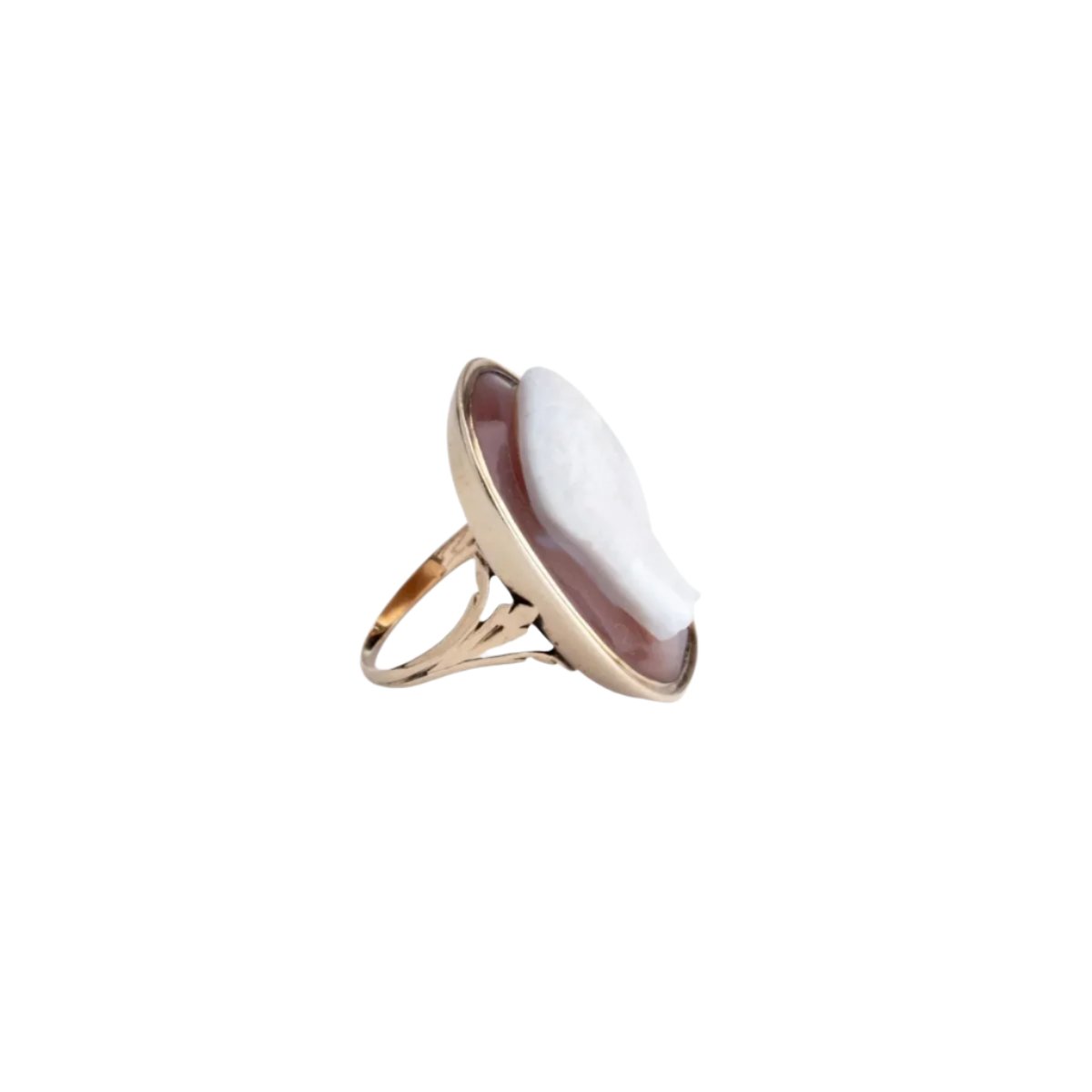 Bague en or jaune en camée agate représentant une tête d'homme - Castafiore