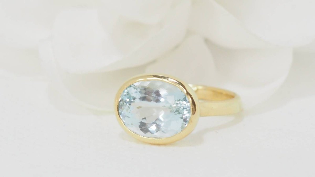 Bague en or jaune et aigue marine - Castafiore