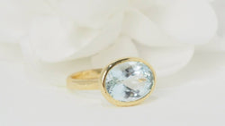 Bague en or jaune et aigue marine - Castafiore