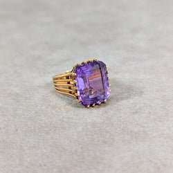 Bague en or jaune et améthyste - Castafiore