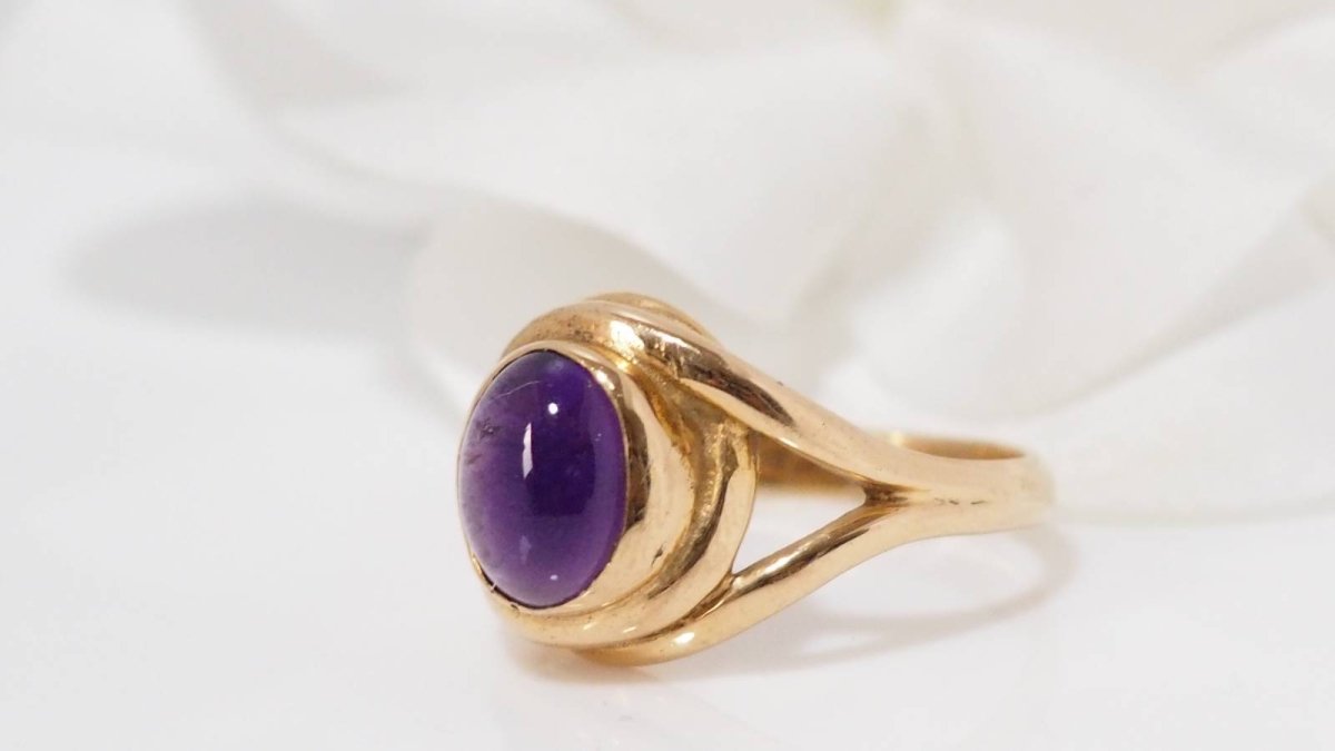 Bague en or jaune et améthyste - Castafiore