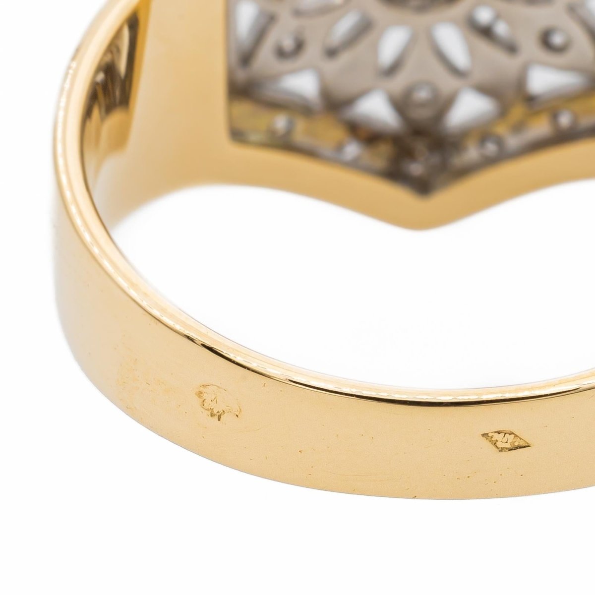 Bague en or jaune et diamants - Castafiore
