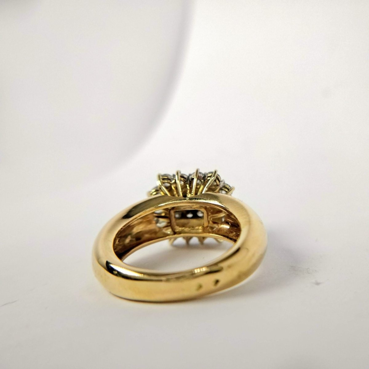 Bague en or jaune et diamants - Castafiore