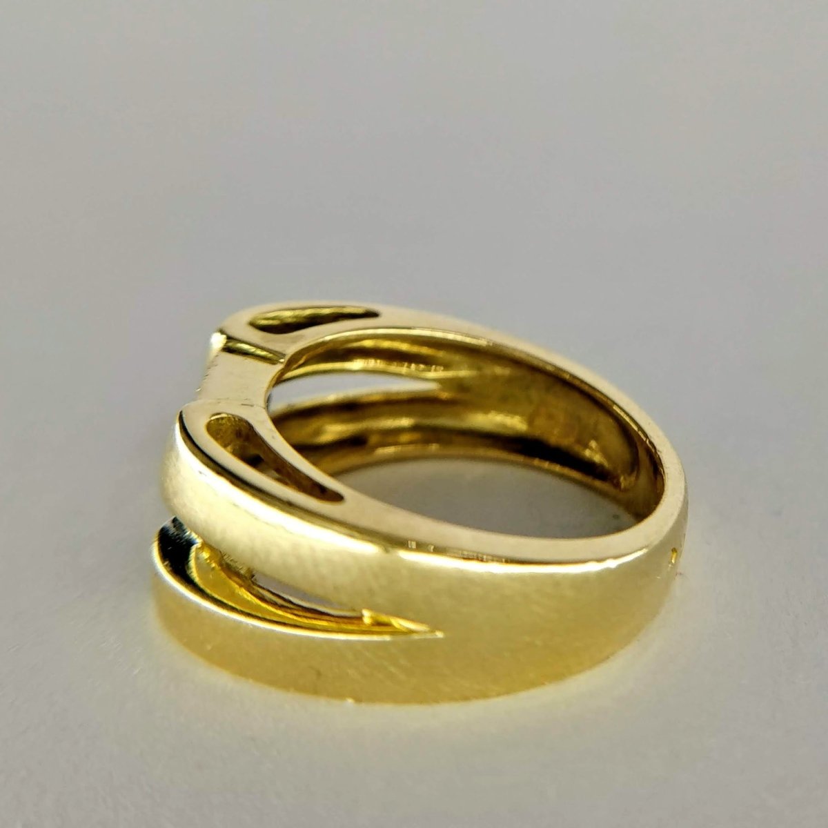 BAGUE EN OR JAUNE ET DIAMANTS - Castafiore