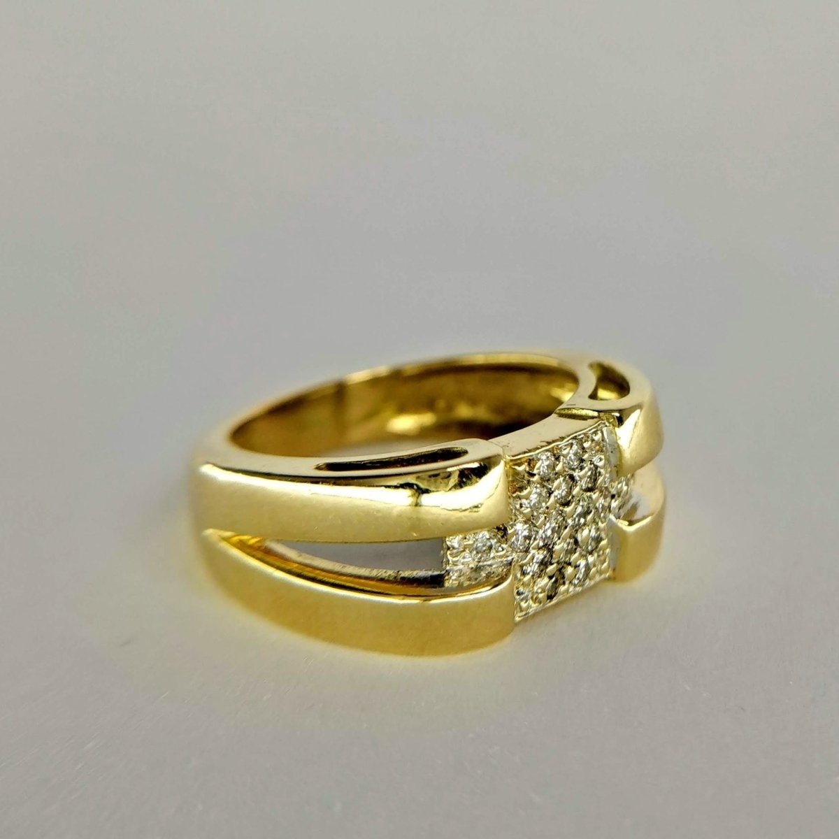 BAGUE EN OR JAUNE ET DIAMANTS - Castafiore