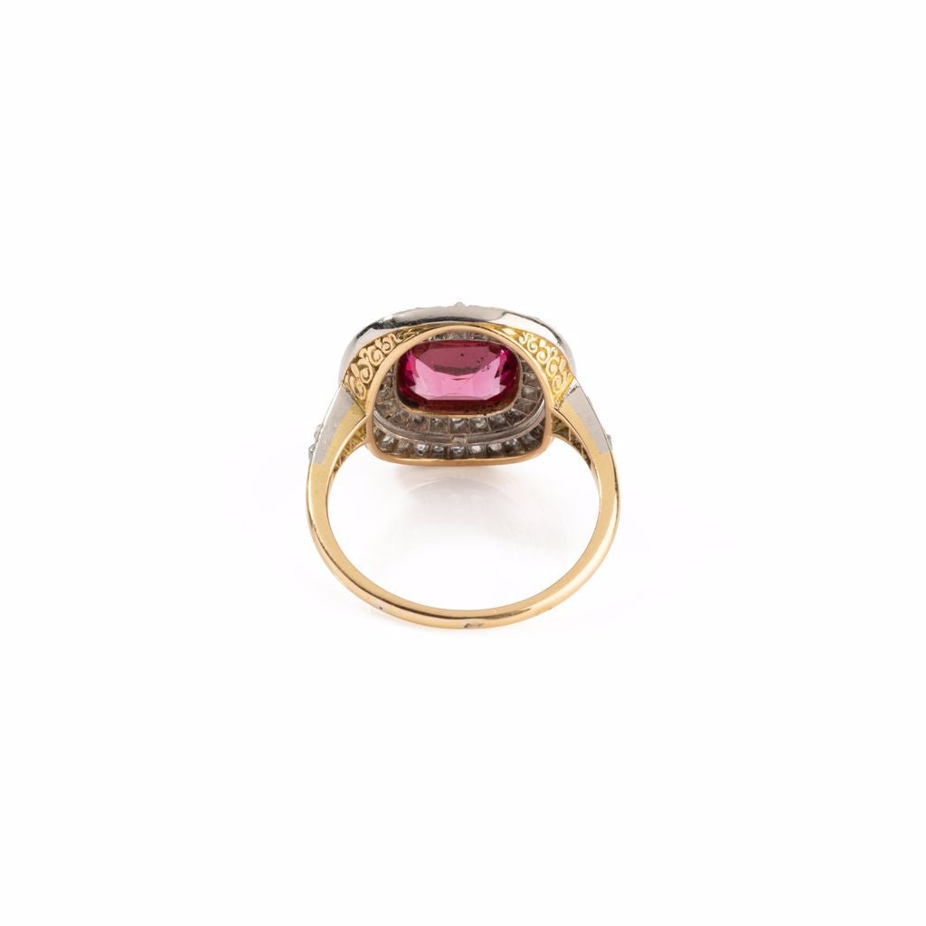 Bague en or jaune et platine sertie d'une tourmaline taille coussin et de diamants - Castafiore