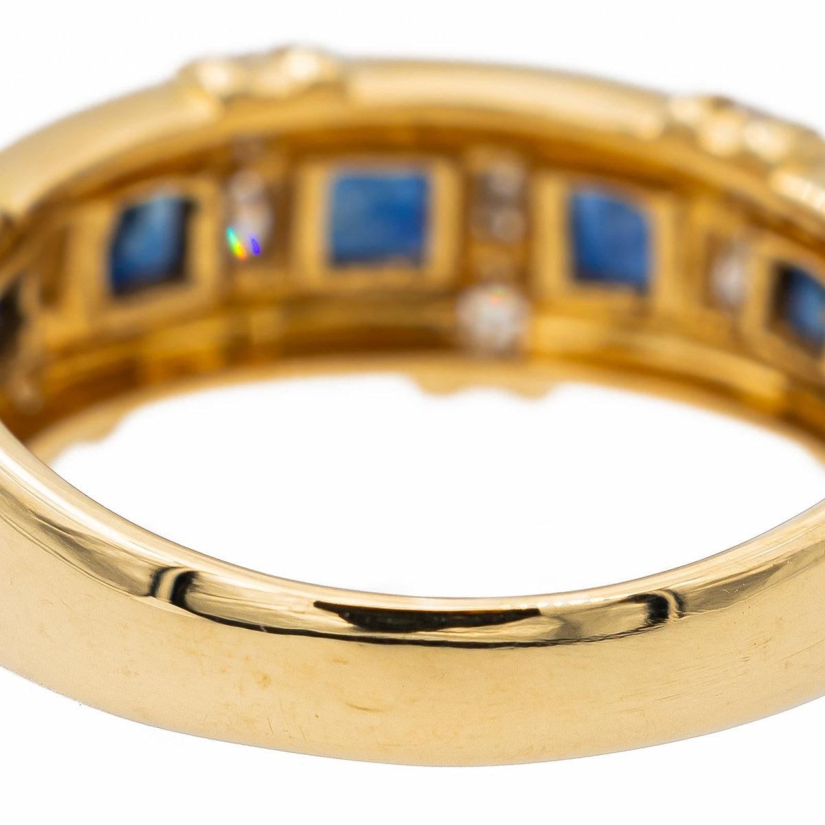 Bague en or jaune et saphir - Castafiore