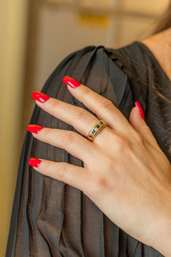 Bague en or jaune et saphir - Castafiore