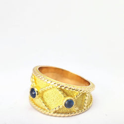 Bague en or jaune et saphirs - Castafiore