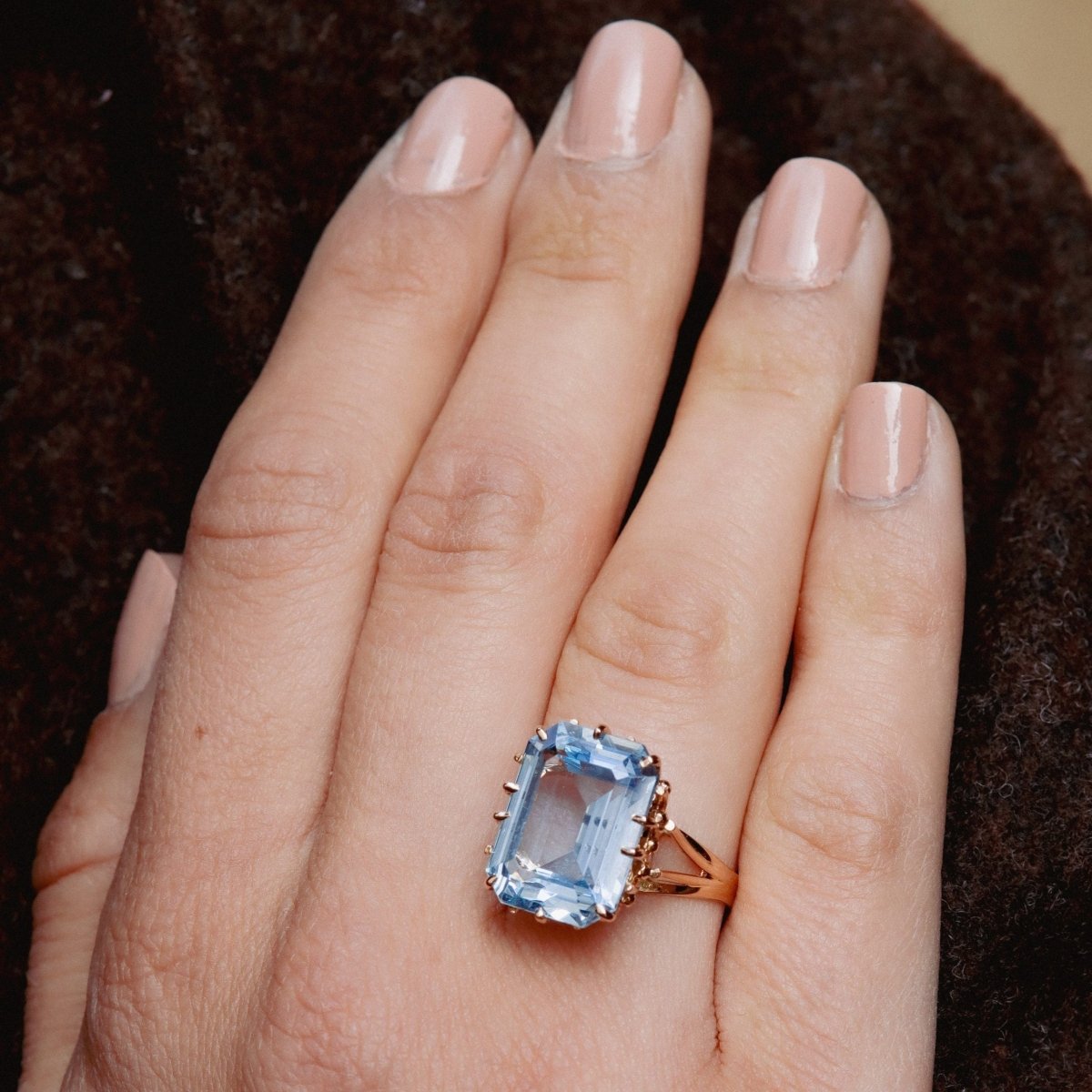 Bague en or jaune et spinelle - Castafiore