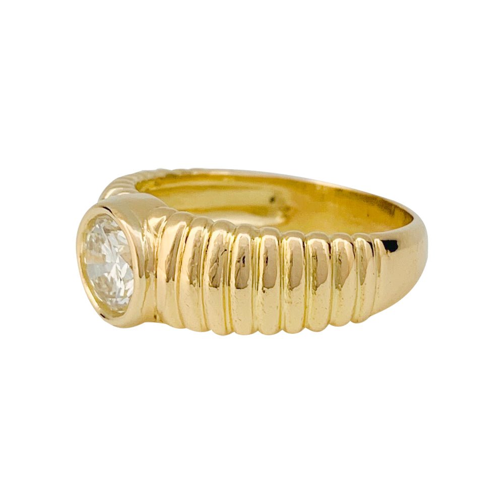 Bague en or jaune godronné et diamant - Castafiore