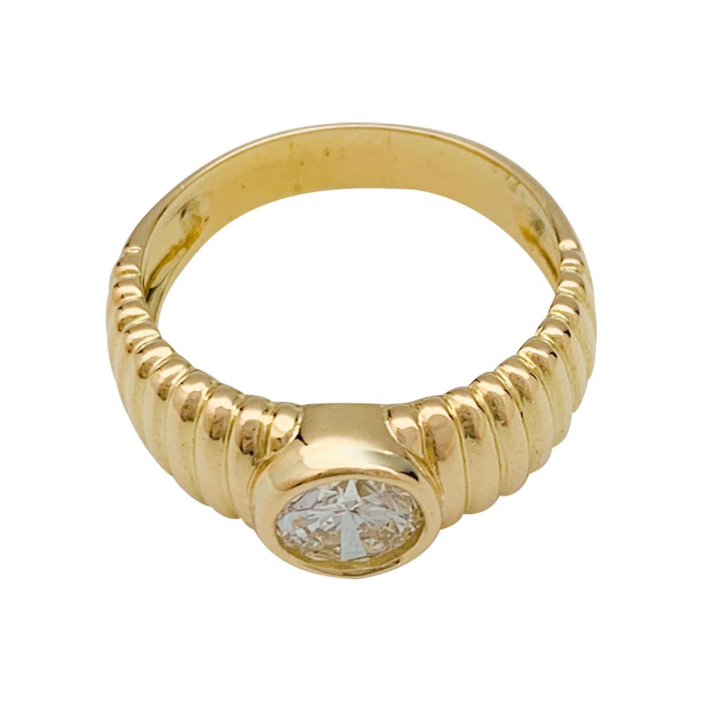 Bague en or jaune godronné et diamant - Castafiore