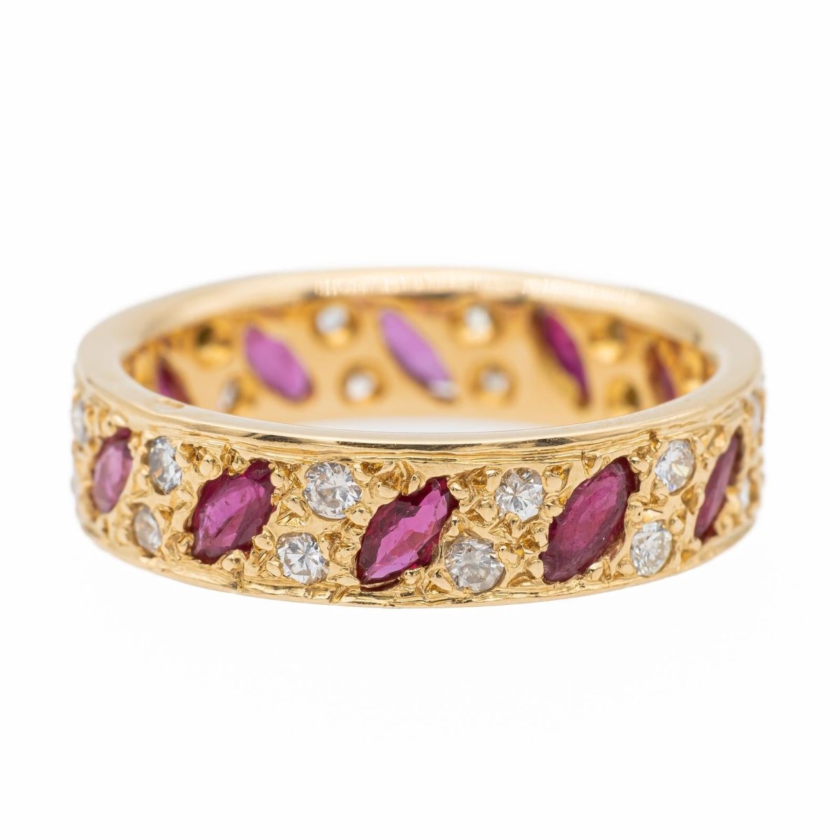 Bague en or jaune, grenats et diamants - Castafiore