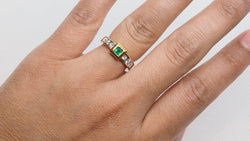 Bague en or jaune, or blanc, émeraude et diamants - Castafiore