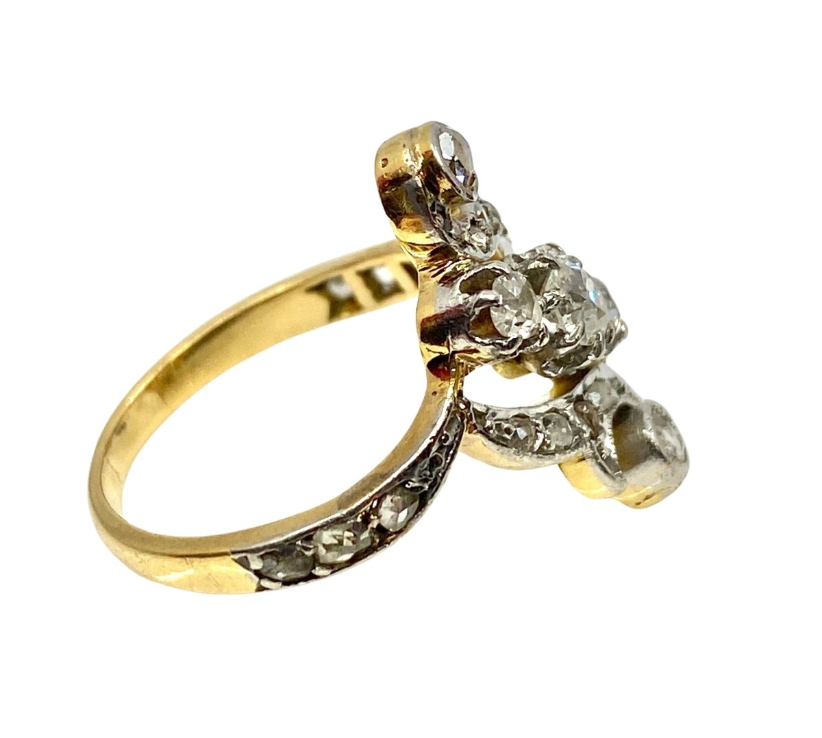 Bague en or jaune, or blanc et diamants - Castafiore