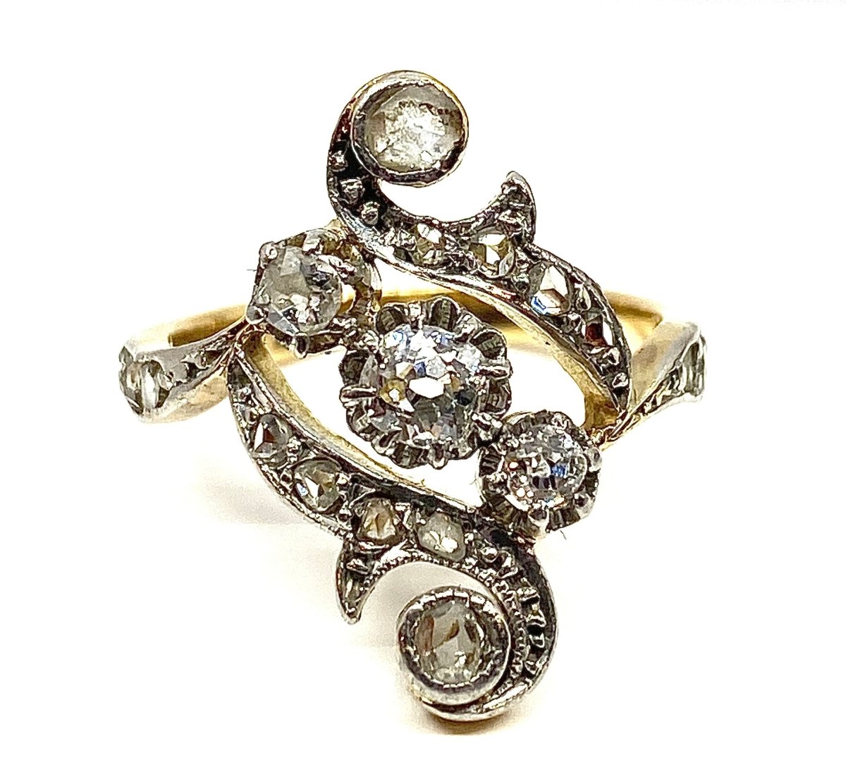 Bague en or jaune, or blanc et diamants - Castafiore