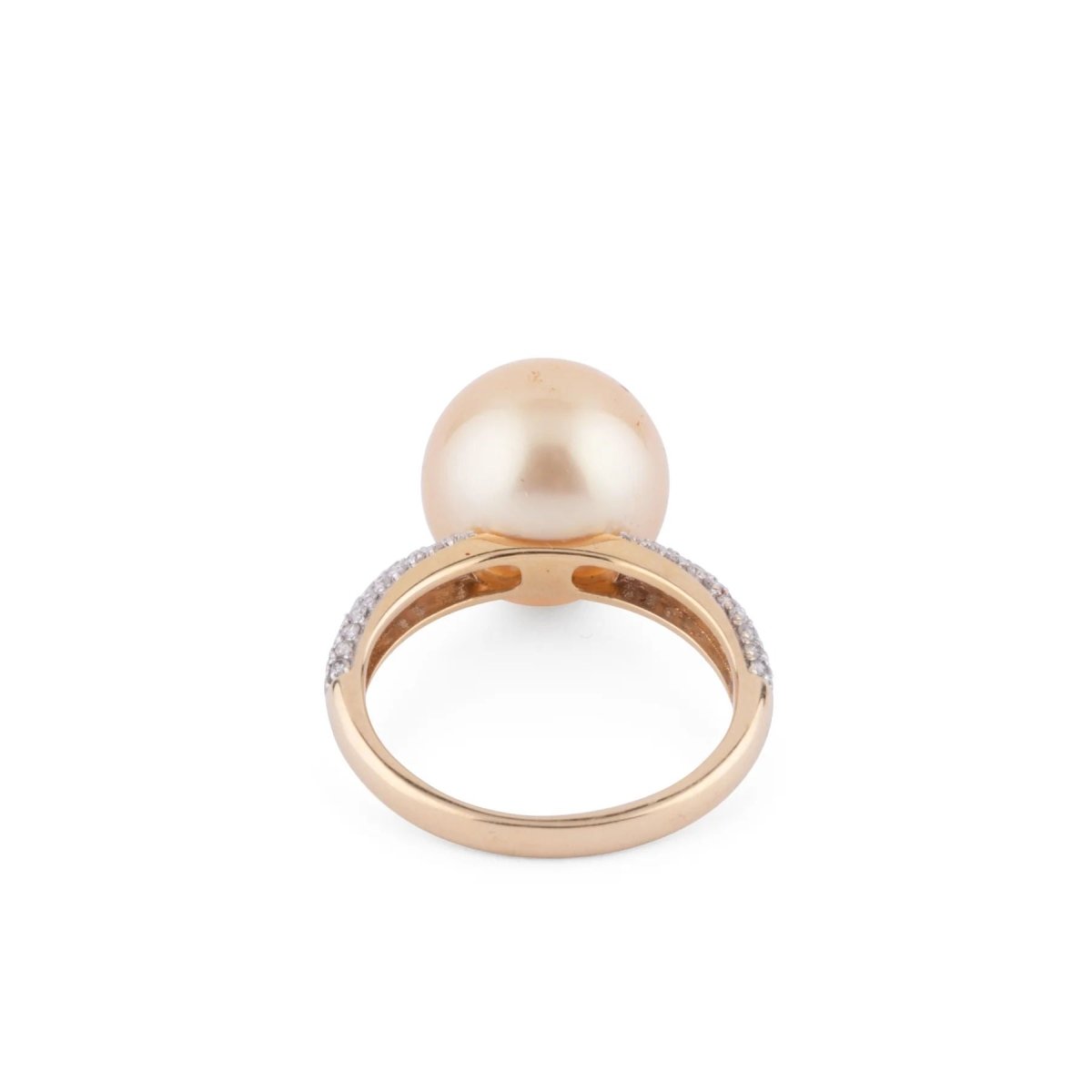 Bague en or jaune, ornée d'une perle de culture Gold des mers du sud - Castafiore