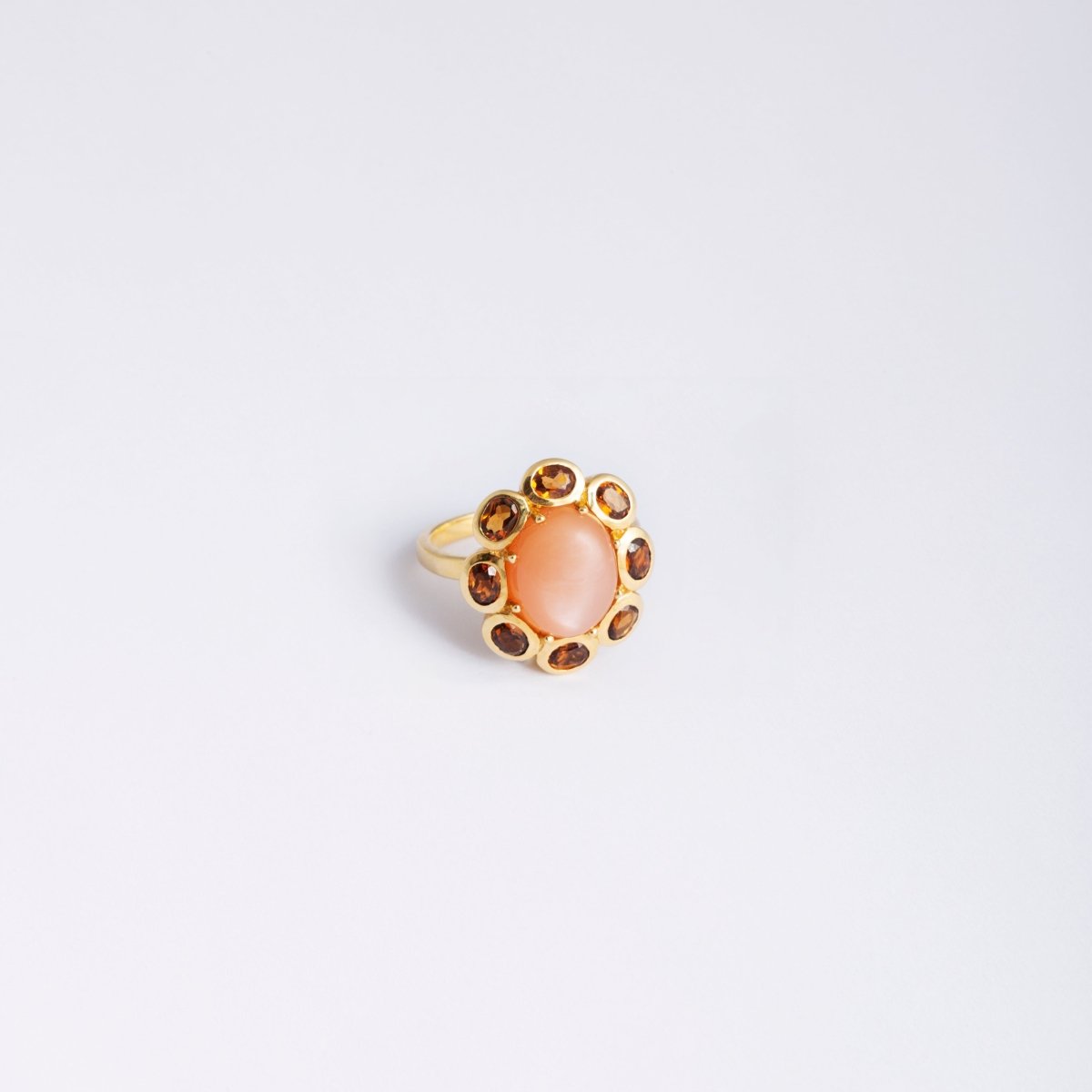 Bague en or jaune pierre de lune - Castafiore
