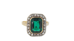 Bague en or jaune, pierre verte et diamants - Castafiore