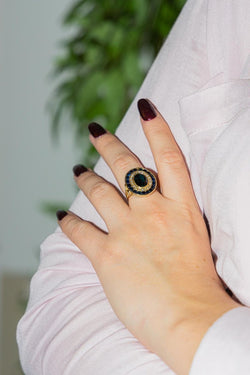 Bague en or jaune, saphir et diamants - Castafiore