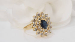 Bague en or jaune, saphir et diamants - Castafiore
