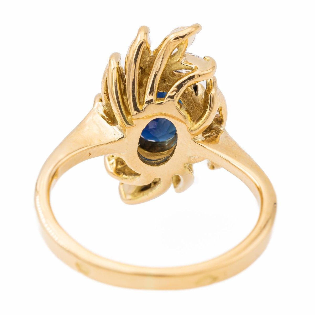 Bague en or jaune, saphir et diamants - Castafiore