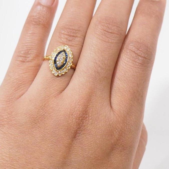 Bague en or jaune, saphirs et diamants - Castafiore
