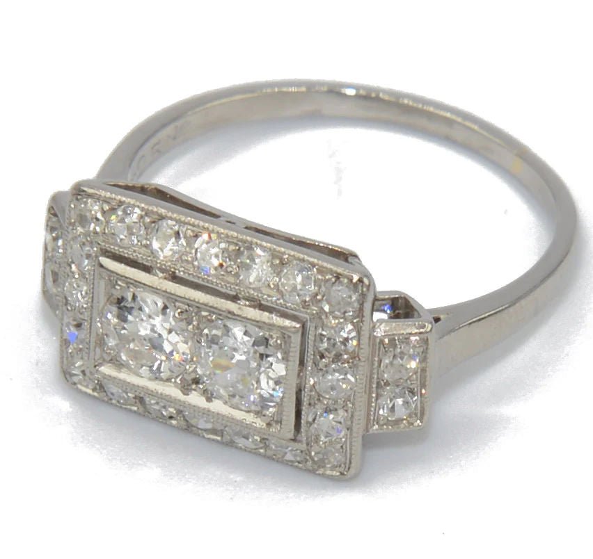 Bague en platine et diamant forme rectangulaire - Castafiore