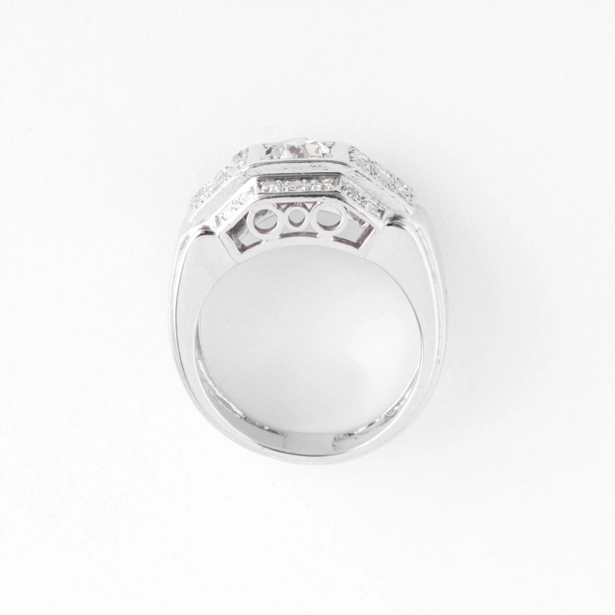 Bague en platine et diamants à gradins - Castafiore