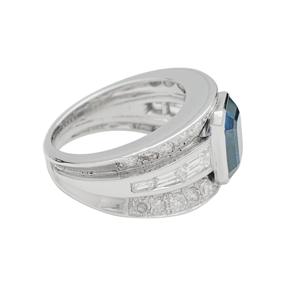 Bague en platine, saphir et diamants - Castafiore